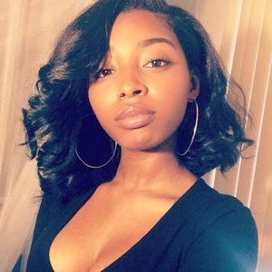 Meet your Posher, Alisia